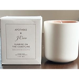 Apotheke X J.Crew Candle Sunrise on the Coastline Sandalwood Eucalyptus